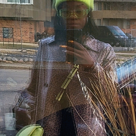 Meet your Posher, Ashley - Picture 1 of 1